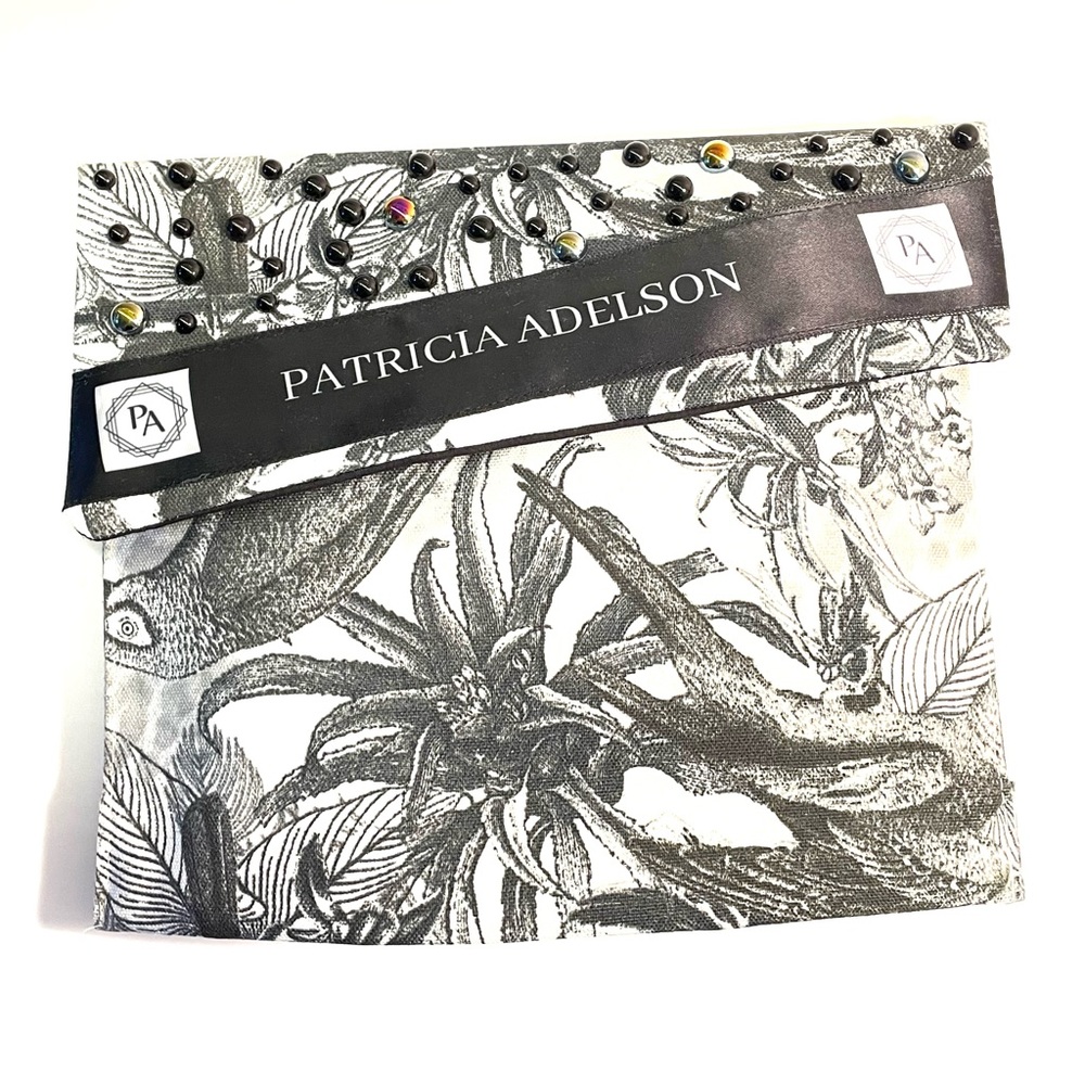 Makeup Bag - 4 Extra-Glam Accessories - "S…